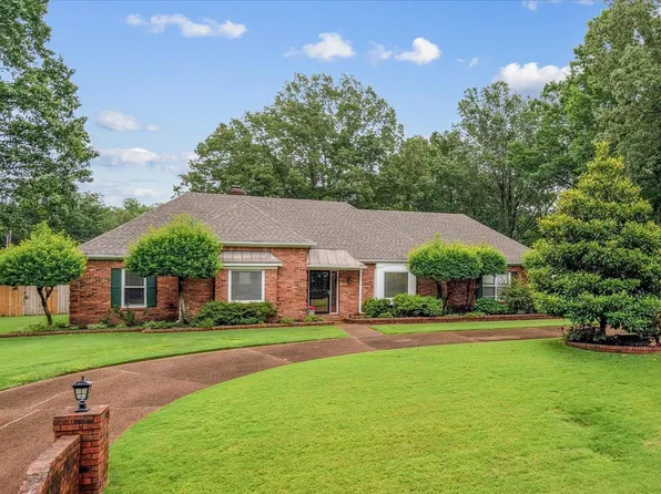 2964 Country Place Dr W, Collierville, TN 38017