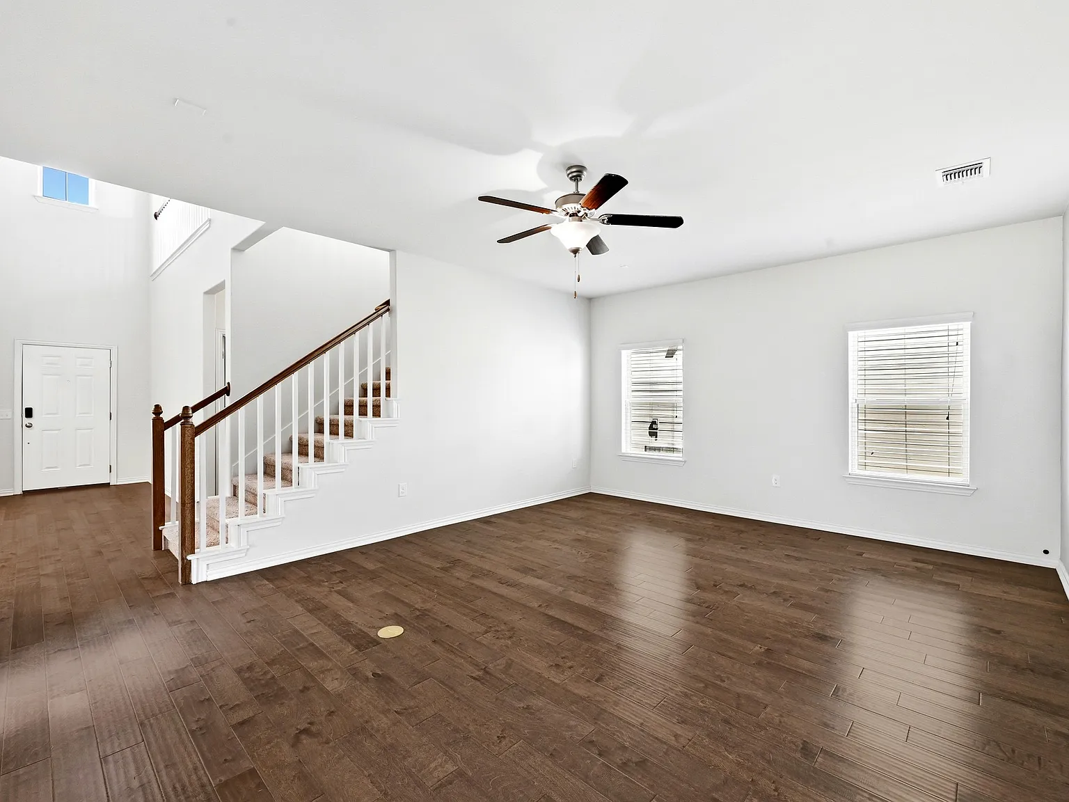 4 bed, 2551 sqft, $2,895 — Photo 4