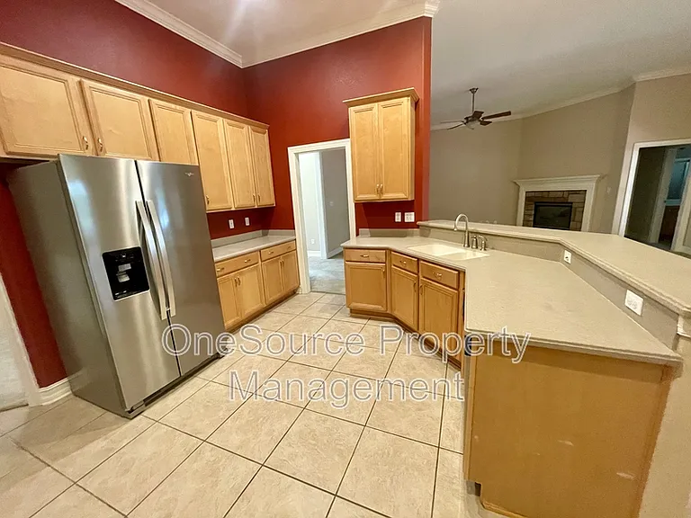 979 Watersview Dr — Photo 7