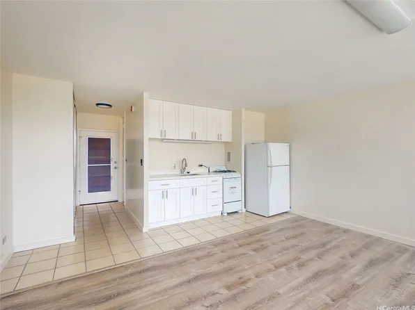 1550 Wilder Ave APT A1105, Honolulu, HI 96822