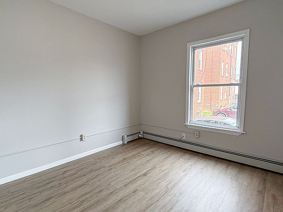 5th image of 291 Buckingham St APT A7