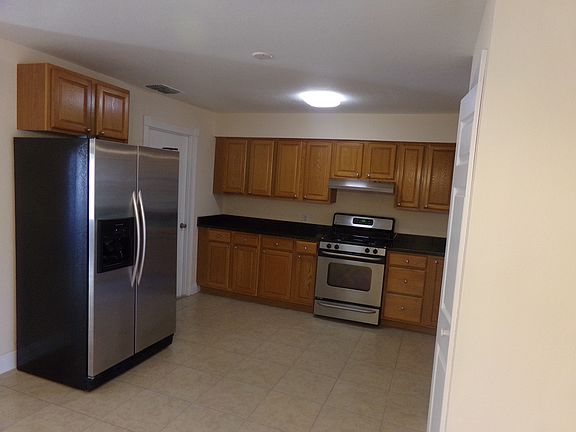 3rd image of 1112 Sunshine Way SW