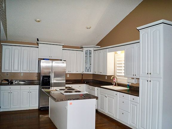 4th image of 6601 N Huber Ave