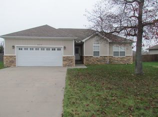 607 S Birchwood St, Strafford, MO 65757