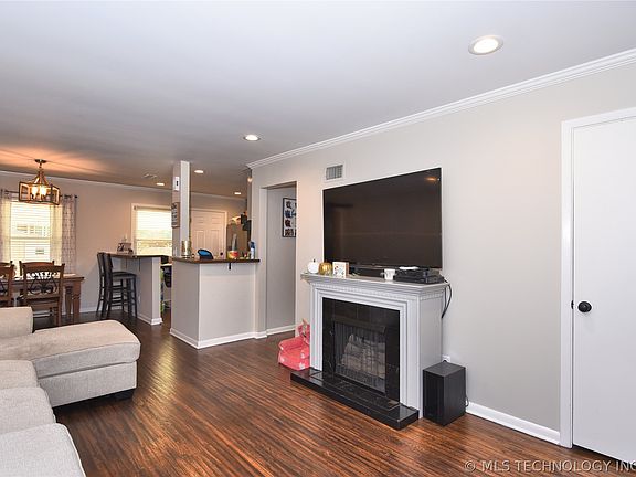 4th image of 423 S 74th East Ave