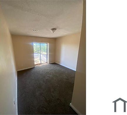 2nd image of 3008 Osage St #2F