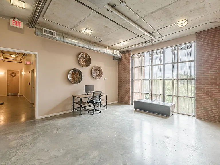 7th floor lobby
