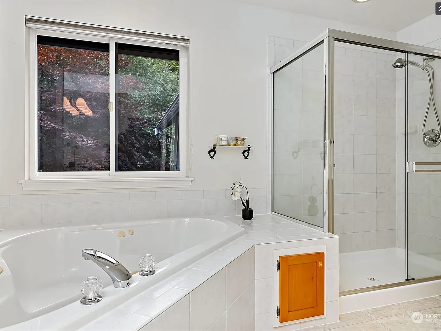 5 bed, 3460 sqft, $7,000 — Photo 2