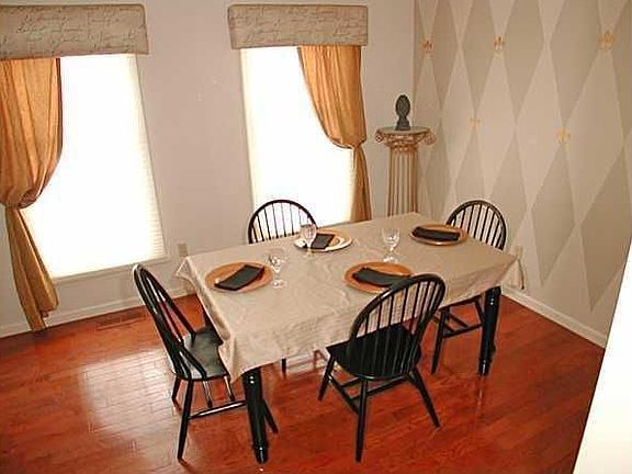 5th image of 8 Saint Andrews Blvd