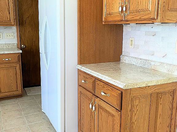 Kitchen Right Wall