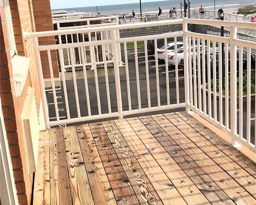 Terrace with beautiful ocean view.