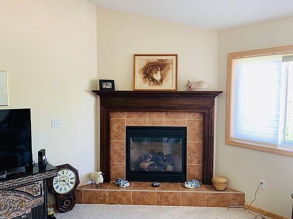 5th image of 448 W River Park Dr