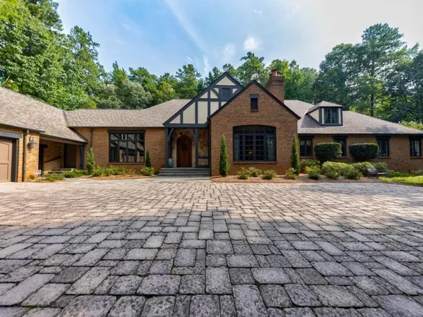 5595 Cross Gate Dr, Sandy Springs, GA 30327
