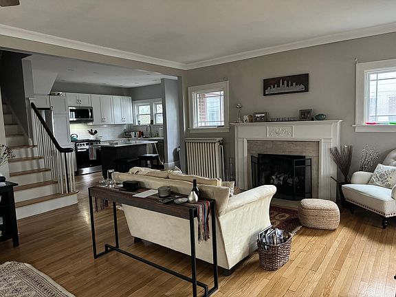 3rd image of 3012 Meadowbrook Blvd
