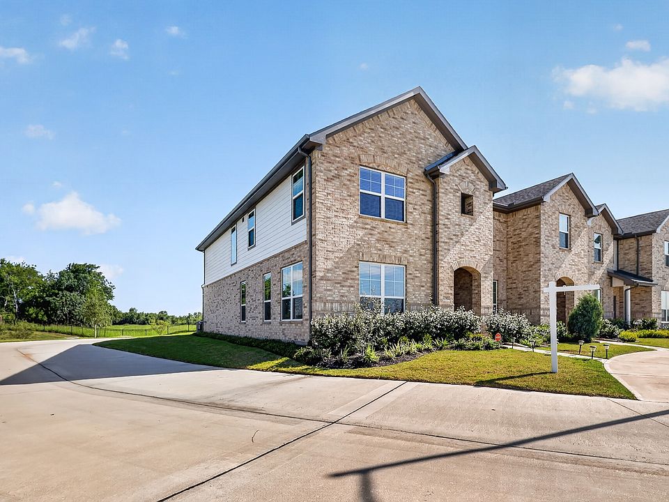 Welcome to 2790 Mariposa Creek Drive, located at the end of the cul-de-sac, with water views from the upstairs secondary bedrooms.