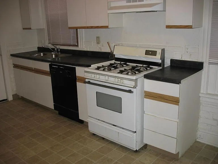 1604 Potter Pl — Photo 1