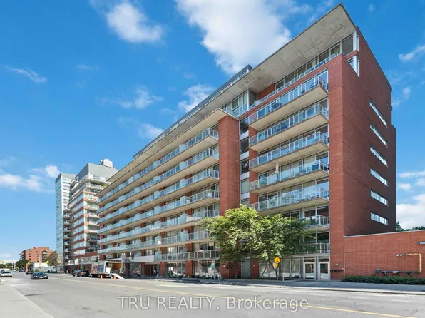 383 Cumberland St #412, Ottawa, ON K1N 1J7