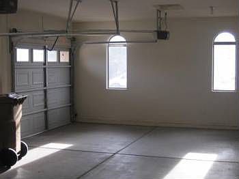 2nd image of 206 E Clairidge Dr