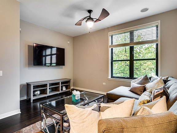 442 W Elm St_002
