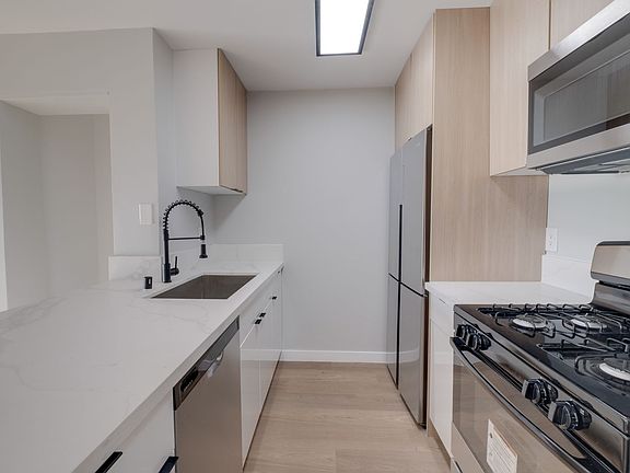 2nd image of 1400 Venice Blvd APT 407