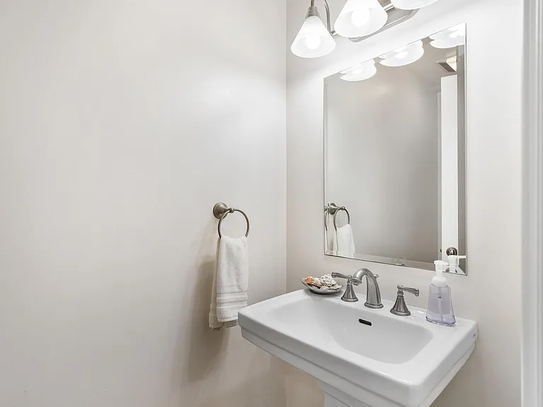 255 La Paloma — Photo 42