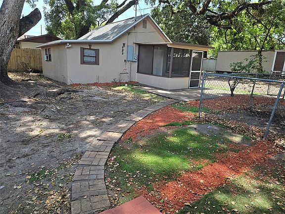 4th image of 906 24th St