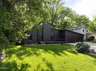 1509 River Dr NE, Mandan, ND 58554