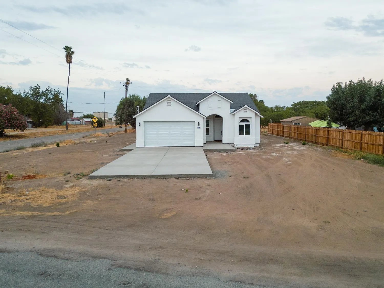 22441 Sinclair Dr photo 1