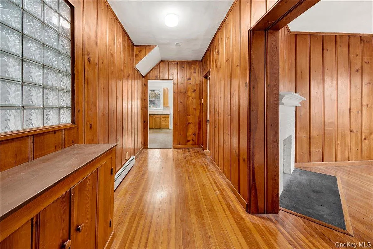 2 bed, 1.0 bath, 1124 sqft, $2,800 — Photo 2