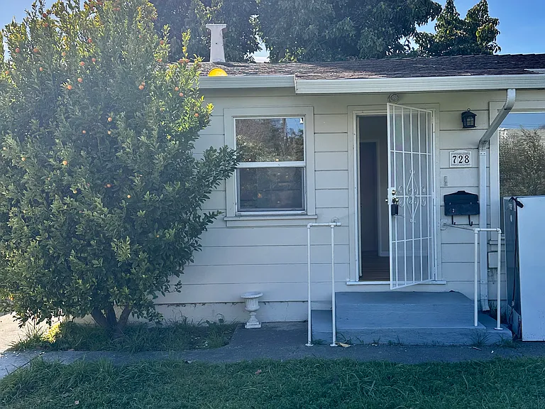 728 Cherry Way — Photo 7