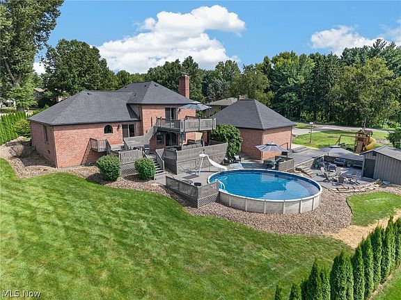 4th image of 4448 Merlin Dr