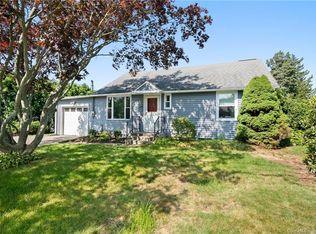 20 Tiffany Ave, Waterford, CT 06385