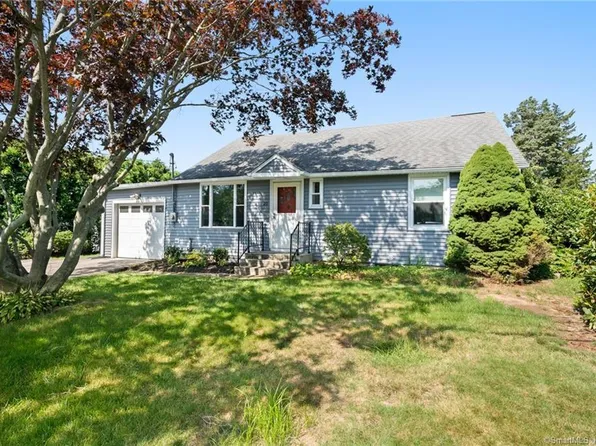 20 Tiffany Avenue, Waterford, CT 06385
