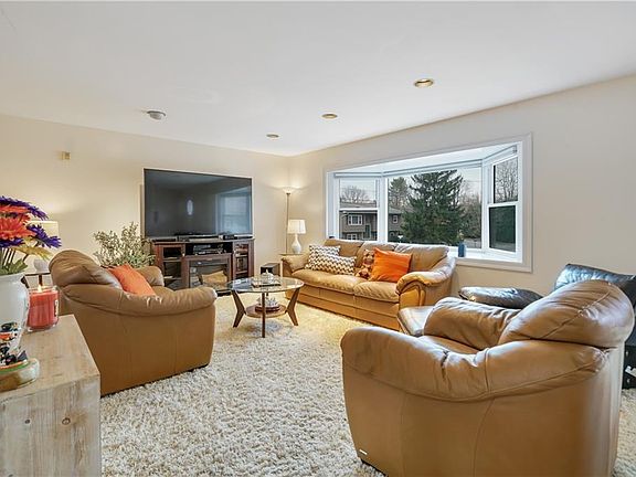 5th image of 26 Victoria Dr