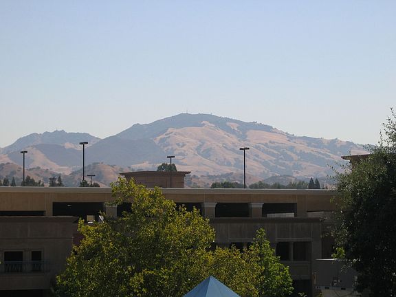 Views of Mt. Diablo from every window!