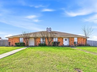414 Amber Ln, Desoto, TX