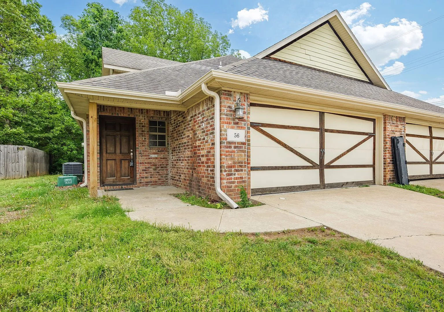 Great duplex in a great location — Photo 1