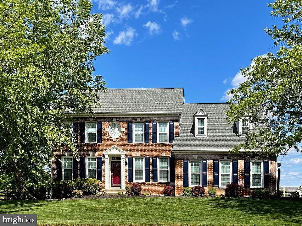 1st image of 7881 Virginia Oaks Dr