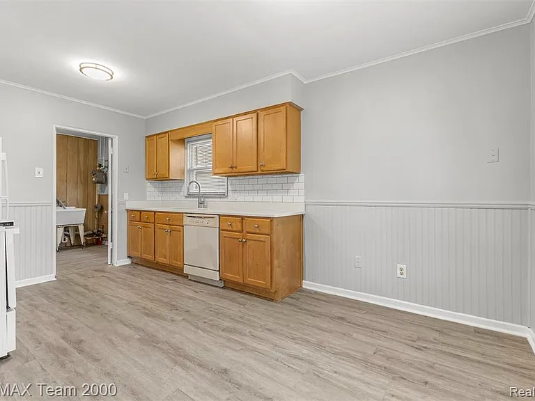 7322 Fenton St — Photo 9