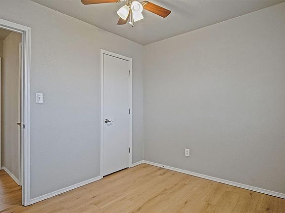 2nd image of 704 Meadowlake Dr
