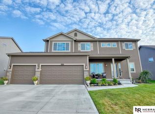 19004 Redwood St, Omaha, NE 68136