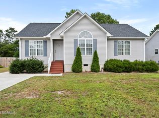 781 Eden Dr, Southport, NC 28461