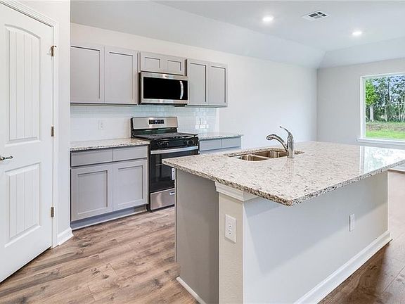 4th image of 8102 Olde Town Ct