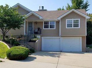 1212 Quail Ridge Dr, Liberty, MO 64068