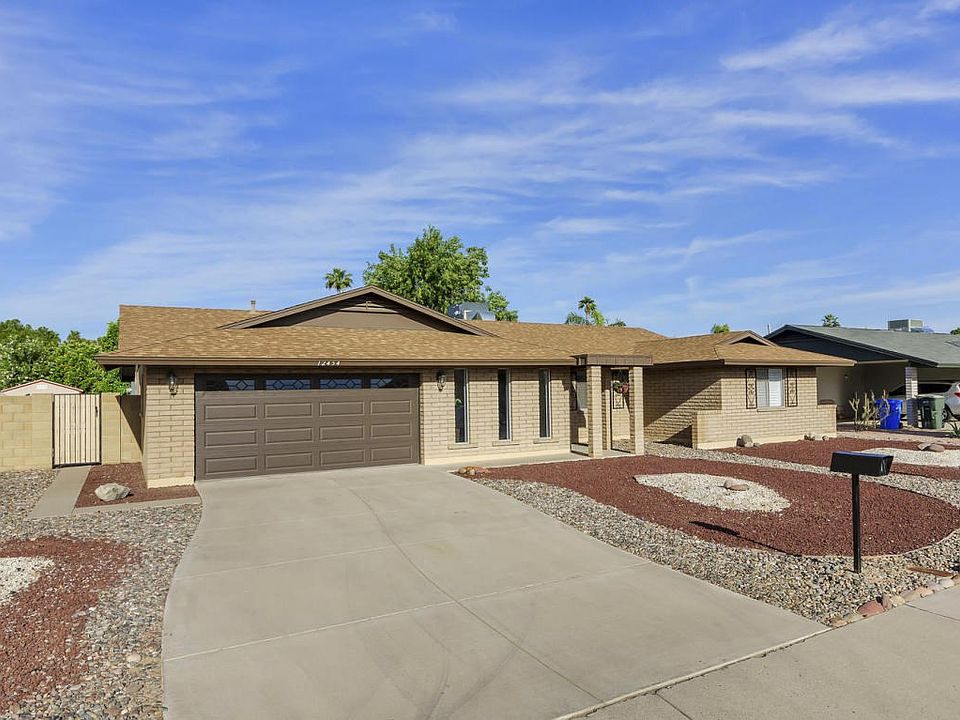 12454 N 36th St-large-002-29-Front Exter