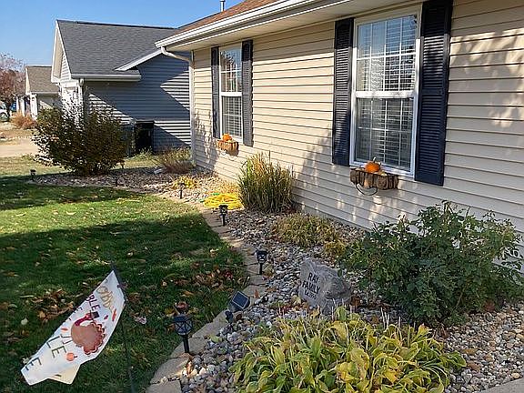 4th image of 1800 Magnolia Dr