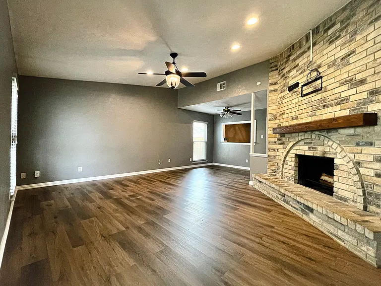 7450 Emory Oak Ln — Photo 2