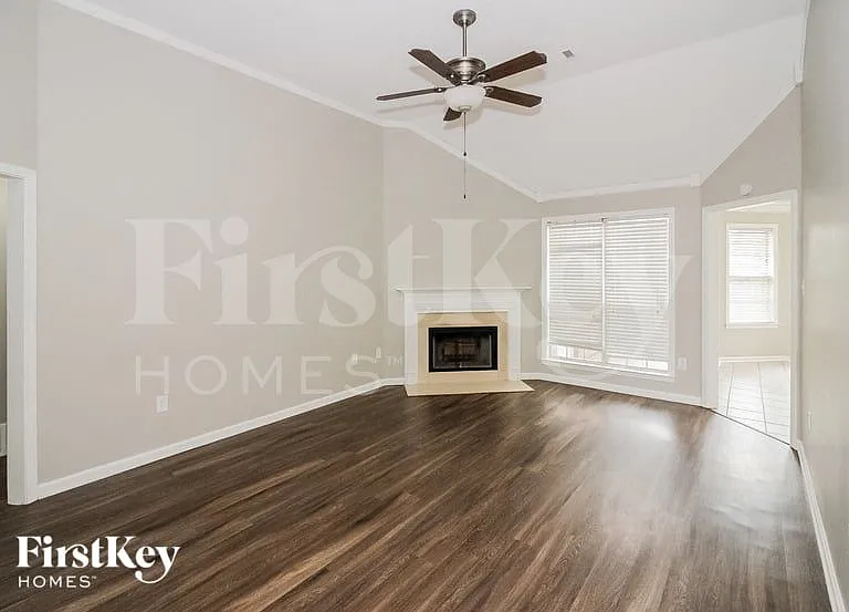 8788 Overcup Oaks Dr — Photo 3