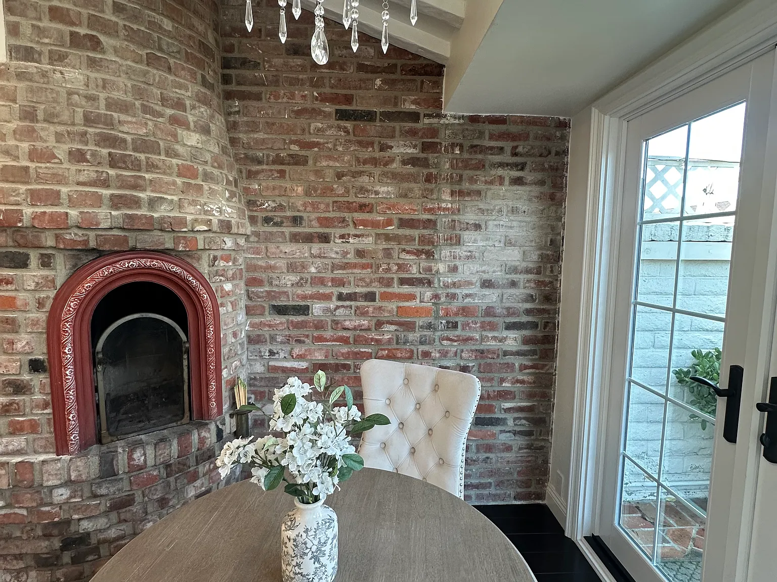 3 bed, 1592 sqft, $8,250 — Photo 3