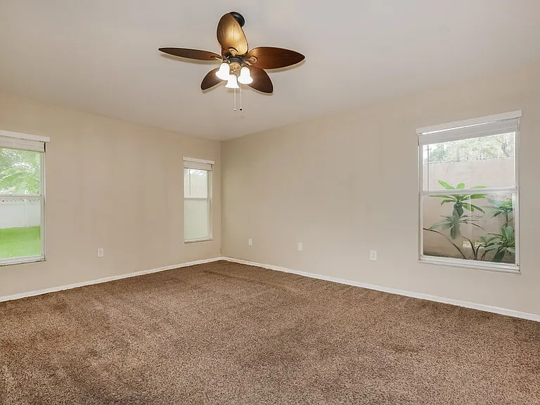 812 Lesa Glen Pl — Photo 9
